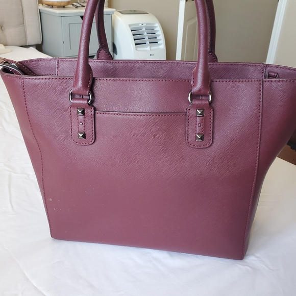 Burgundy Michael Kors bag with dark silver hardware - Picture 2 of 9